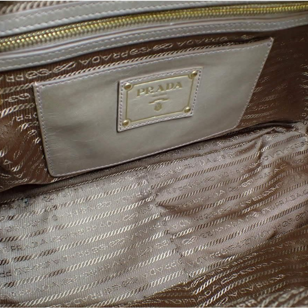 Prada Vitello Shine